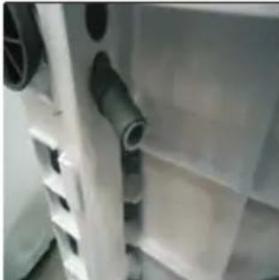 HOOVER DNC D913BXS - Coloque a mangueira como demonstrado: - 4