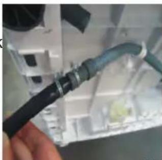 HOOVER DNC D913BXS - Bitdas Kondenswasserablaufsetwie Folgt Montieren: - 3