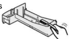 SHARP KC930EUW - Rincez l'intérieur du bac d'humidifi cation à l'eau tiède pour retarder les impuretés. - 1