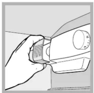 INDESIT IN S 2311 EU - Replacing the light bulb - 1