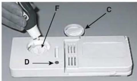 INDESIT DI 450 A.C - Loading the Rinse Aid - 1