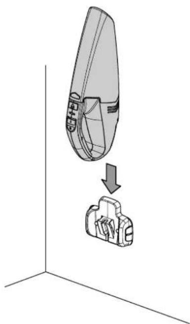 TROTEC VC 10 E - Insertion de l'appareil dans le support mural - 1