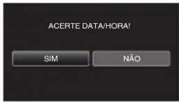 JVC Everio GZE205BE - Toque em "SIM" quando "ACERTE DATA/HORA!" é exibido. - 1