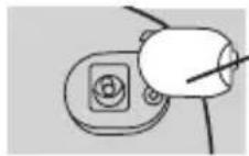 JVC Everio GZE200WE - Branchez le connecteur CC. - 1