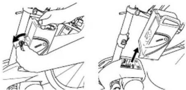 Flyer USerie - Herausnehmen des Akkus - 1
