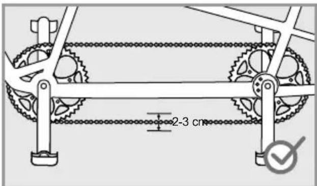 Flyer CSerie - Tightening the chain on a Tandem - 9