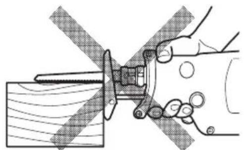 HITACHI CR 13VA - CAUTION: The service life of the saw blade will be drastically shortened if you don't use machine oil. - 4