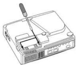 HITACHI CPX275W - Auswechseln der Lampe - 1