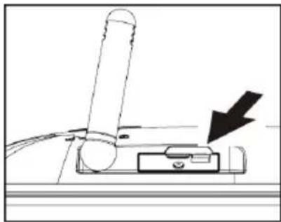 INTENSO Media Talent - Il faut ABSOLUMENT vous assurer que le portepile a ete bien insere. Une mauvaise installation peut entrainer un court-circuit et endommager l'appareil. - 2