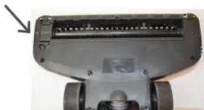 DOMO DO217SV - CLEANING THE FLOOR BRUSH - 1