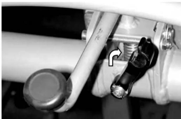 Eufab Jake White - Odklopenie nosica bicyklov - 2