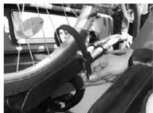 Eufab Jake White - Le montage des bicyclettes sur le porteur - 2