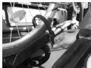 Eufab Jake Black - Le montage des bicyclettes sur le porteur - 2