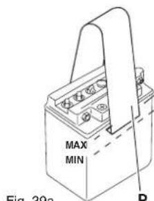 MALAGUTI Phantom Max 125 - Einsetzen der Batterie (erfolgt vor der Fahrzeugübergabe) - 1