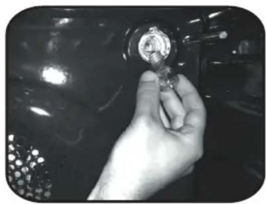 HOOVER HOAZ7173IN WIFI - SUSTITUCION DE LA BOMBILLA - 2