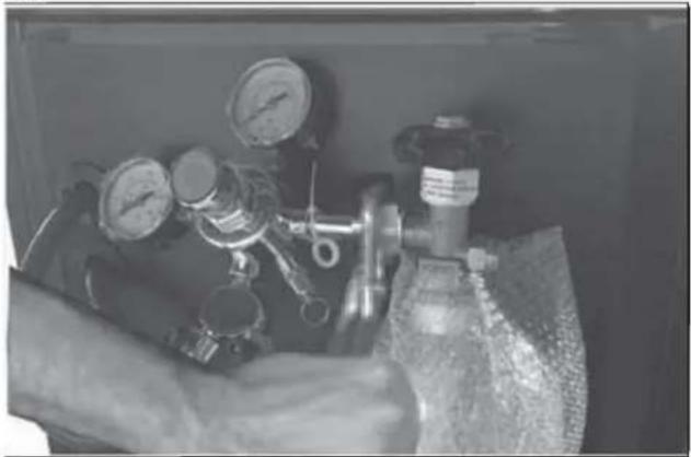 DANBY DKC054A1BSL2DB - Installation of CO_2 Cylinder and CO_2 Regulator - 1