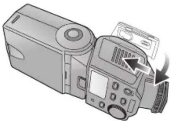 PANASONIC Lumix DMWFL360E - Verschieben Sie den Batteriefachdeckel, um diesen zu öffnen. - 3