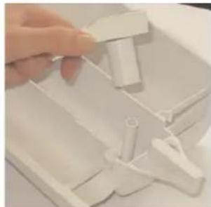 HOOVER HNL 9166Z83M - Cleaning the soap dispenser - 2