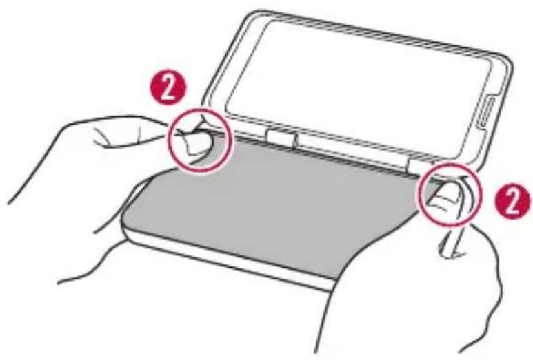 LG LMV500EM - Inserimento del Telefono mobile nel prodotto - 3