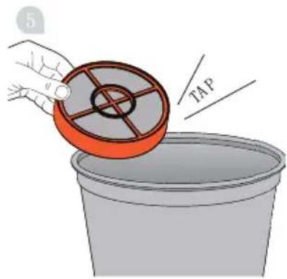 Klarstein Total Motion 10033287 - Cleaning the pre-motor filter - 7