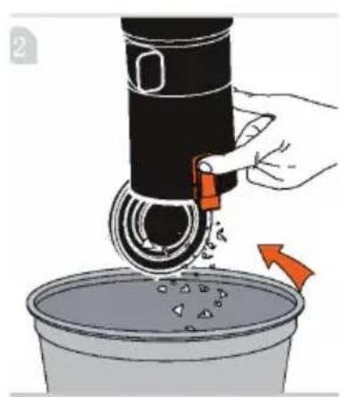 Klarstein Total Motion 10033287 - Emptying and cleaning the dirt container - 2