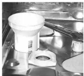 Ariston Thermo LI 670 DUO - Carregamento do sal. - 1