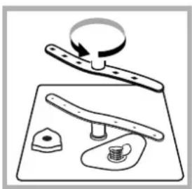 INDESIT DI 623 - Cleaning the sprayer arms - 1
