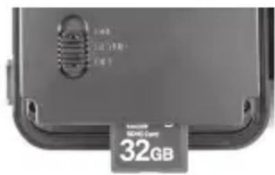 BUSHNELL Trophy Cam 119576 - Inserting the SD Card - 1