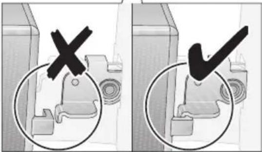 Juno Electrolux JEB13001E - Accrochage de la porte du four - 4