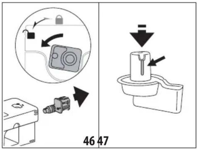 DELONGHI Magnifica S Smart ECAM250.33.TB - Nettoyage de la carafe a lait (D) - 3