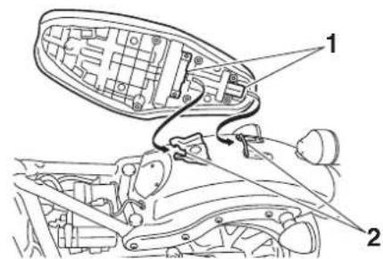 YAMAHA XVS950 (2015) - Mise en place de la selle - 1