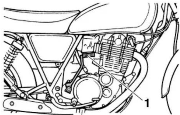 YAMAHA SR400 (2016) - Kick - 1