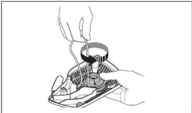 HUSQVARNA ST 424 - Katkise või kulunud käivitusnöörivi vahetamine - 2