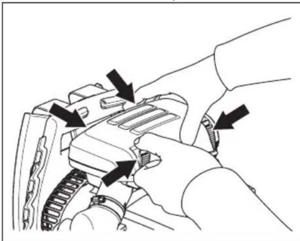HUSQVARNA 360BT - Nettoyage du filtré à air (570BTS, 580BTS) - 2