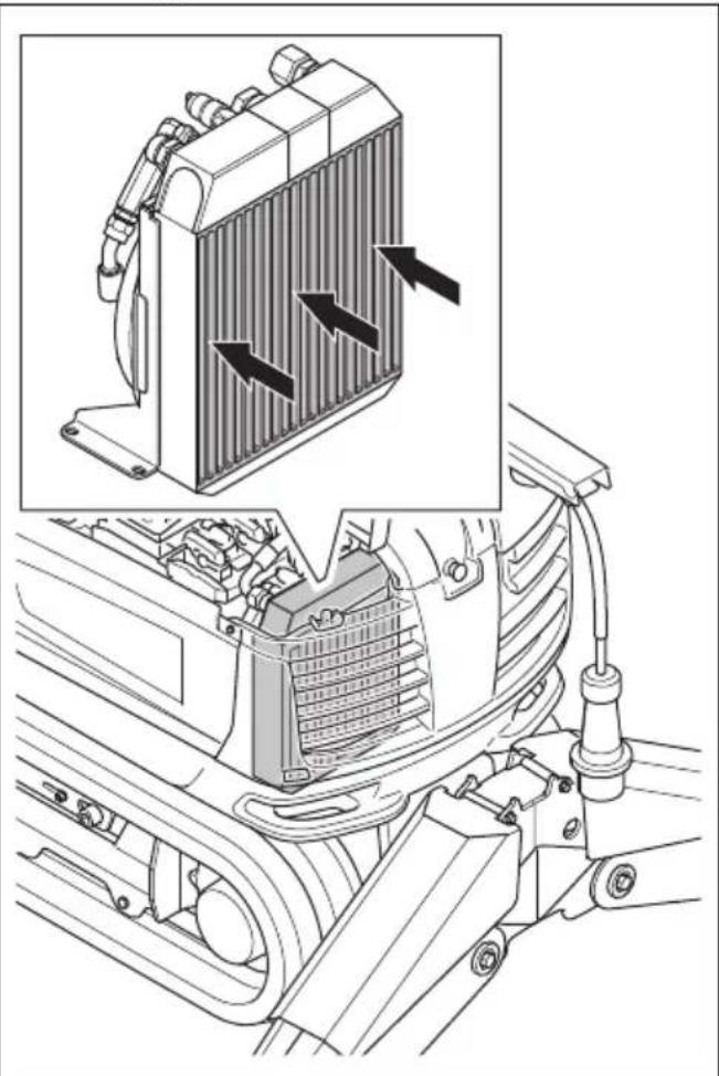 HUSQVARNA TC 130 - So reinigen Sie den Hydraulikolkuhler (DXR 275, DXR 305, DXR 315) - 2