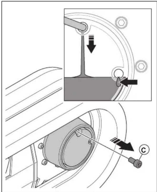 HUSQVARNA TC 130 - So prufen Sie den Ölstand im Antriebsmotor (DXR 145, DXR 275, DXR 305, DXR 315) - 2