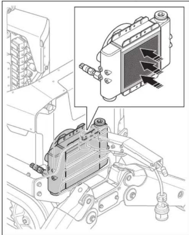 HUSQVARNA TC 130 - To clean the hydraulic oil cooler (DXR 95) - 2