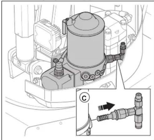 HUSQVARNA TC 130 - To bleed the breaker grease pump (DXR 95) - 3