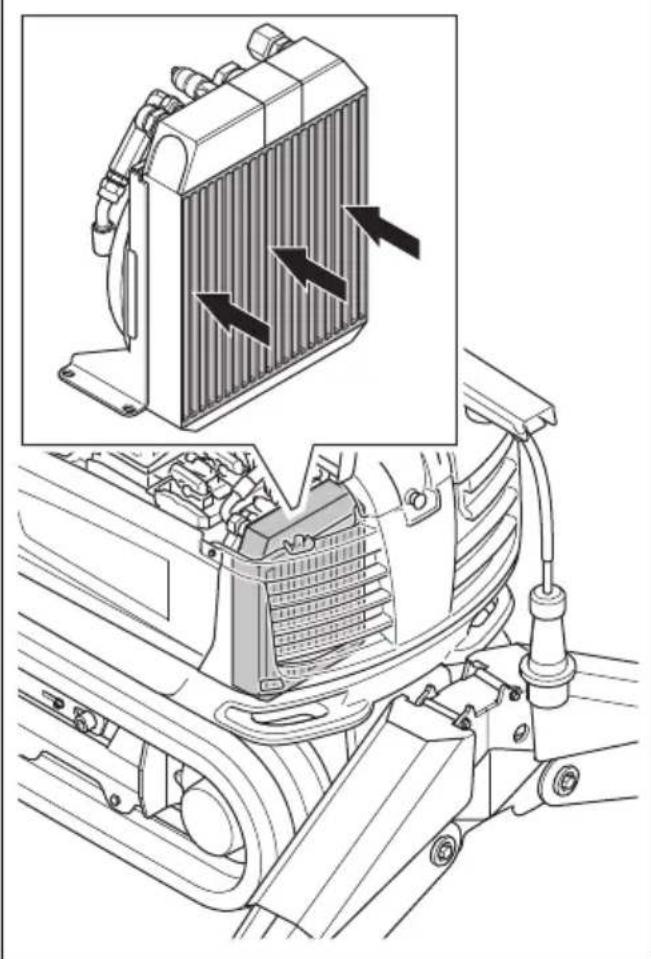 HUSQVARNA TC 130 - De hydrauliekoliekoeler reinigen (DXR 275, DXR 305, DXR 315) - 2