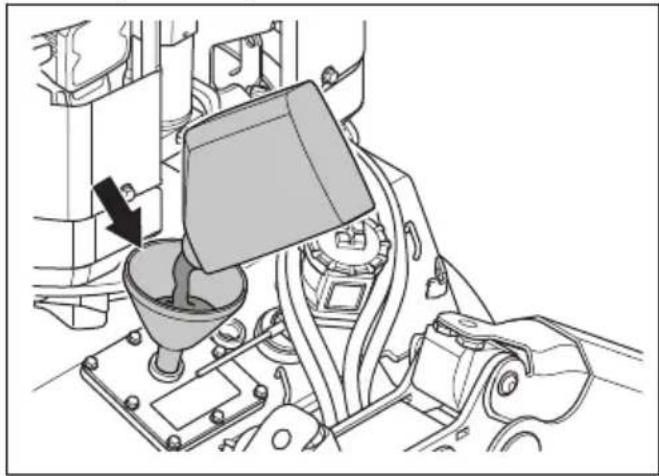 HUSQVARNA TC 130 - To fill the hydraulic oil (DXR 95) - 5