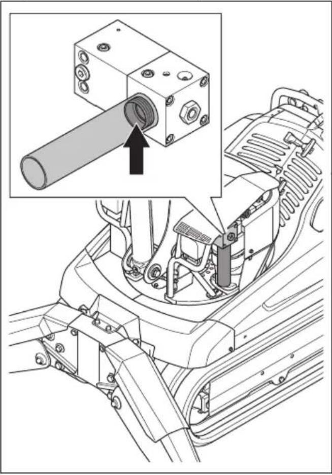 HUSQVARNA TC 130 - To do a check of the quantity of grease in the grease cartridge in the breaker grease pump (DXR 145) - 1