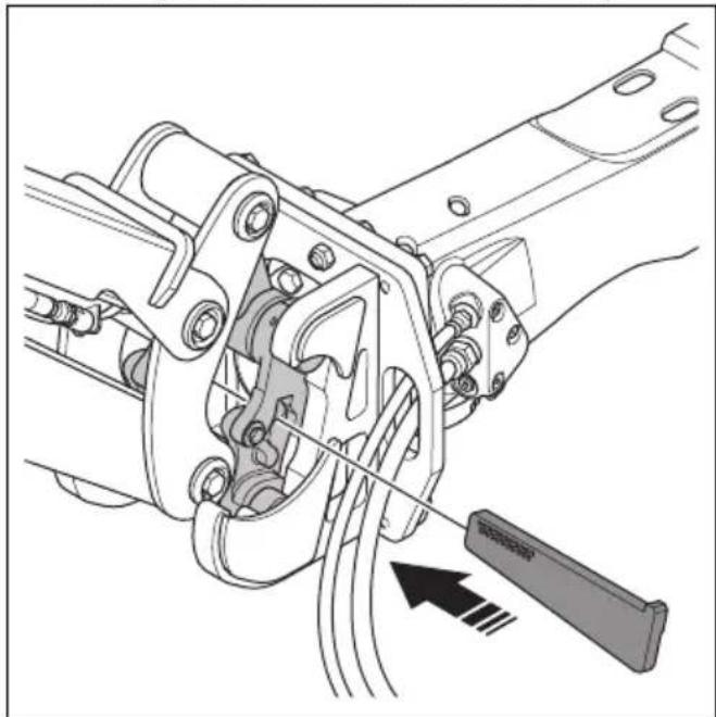 HUSQVARNA TC 130 - So montieren und demontieren Sie die Werkzeuge am Gerät (DXR 145, DXR 275, DXR 305, DXR 315) - 7