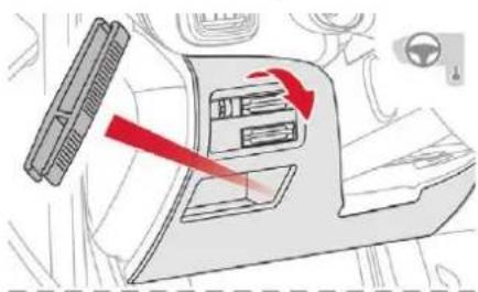 CITROEN C5 Aircross (2020) - Changement d'un fusible Acces à l'outillage - 1