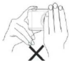 AGFAPHOTO DC8200 - How to correctly hold your camera while taking pictures - 1