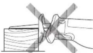 HITACHI CR 18DGL - PRECAUCION - 4