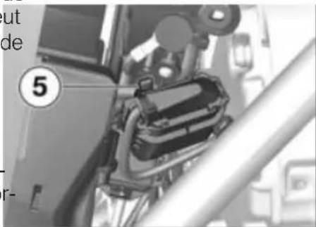 BMW R 1250 GS Adventure (2019) - Mettre en place le connecteur de diagnostic - 1