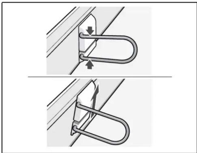 GAGGENAU RT242203 - Taking out the extendable glass shelf - 3