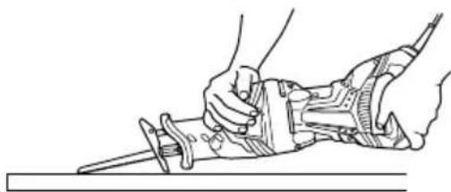 HITACHI CR 13VB - Attaque en plein bois - 2