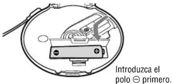 SONY DNE720 - Introduzca la pila recargable NH-14WM (suministrada) hacercoincidir la polaridad con lamarca que aparece en el interior del compartmento y ciderre la tapa hasta que hagablick. - 1