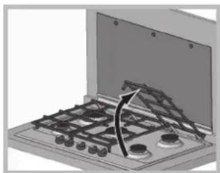 HOTPOINT-ARISTON PKL 641 D2IXHA - Attention à ne pas poser les grilles chaudes sur l'éventuel couvercle en verre pour éviter que les caoutchoucs sur le verre s'abîment. - 1